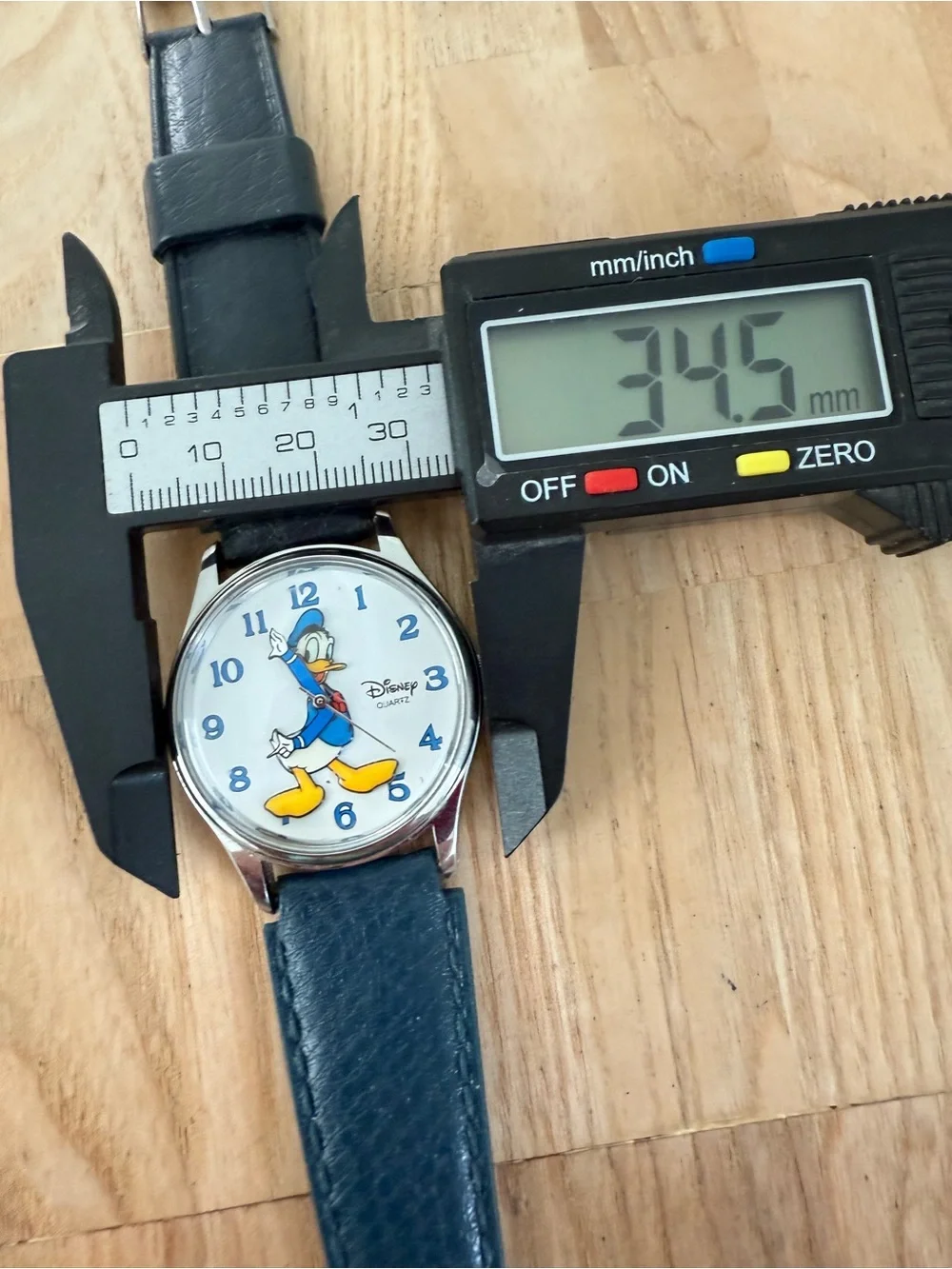 Disney parks moving arms Donald duck watch NEW BATTERY